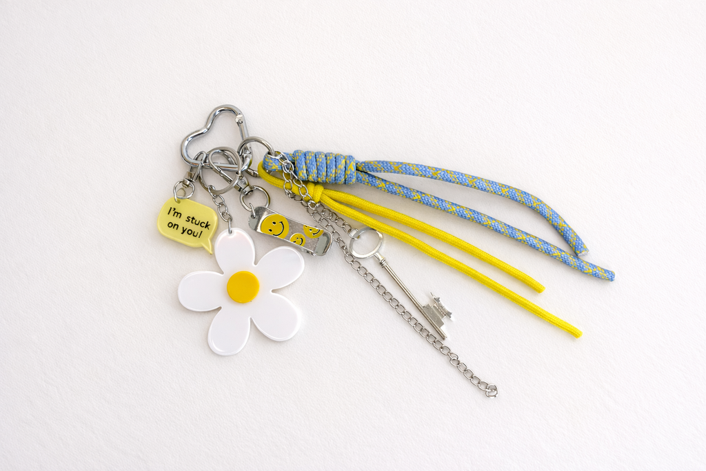 Daisy Day Keychain – A cheerful touch for your everyday moments